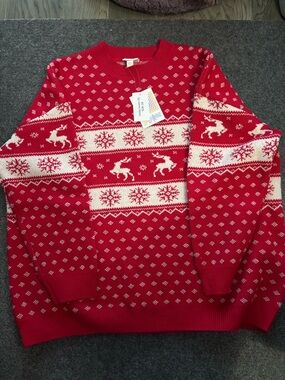 LuLaRoe Red and Cream Holiday Reindeer Crewneck Sweater